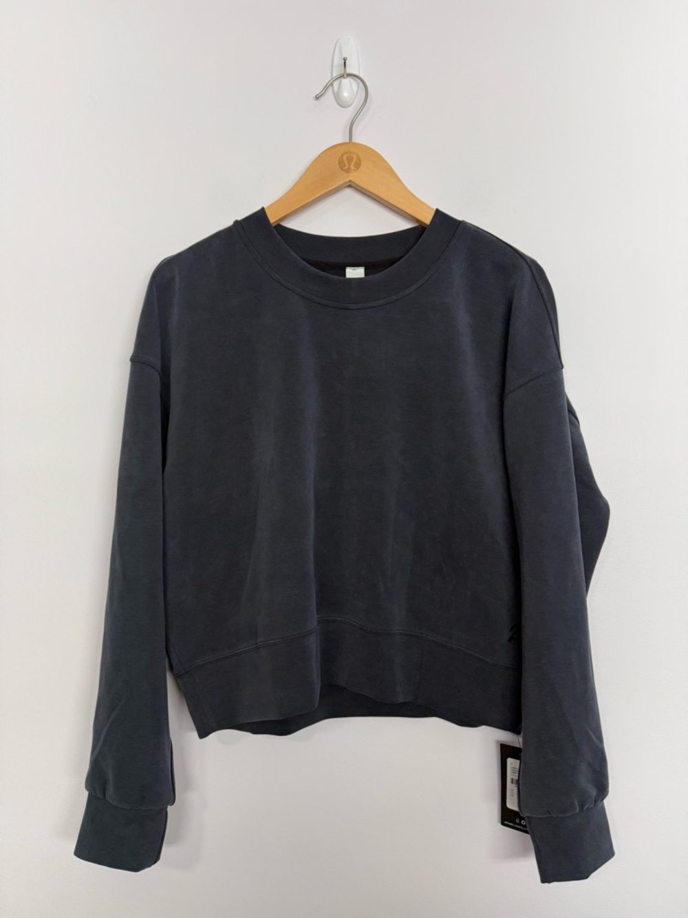 Lululemon Softstreme Perfectly Oversized Cropped Crew Black Sz 4 Peloton Collab